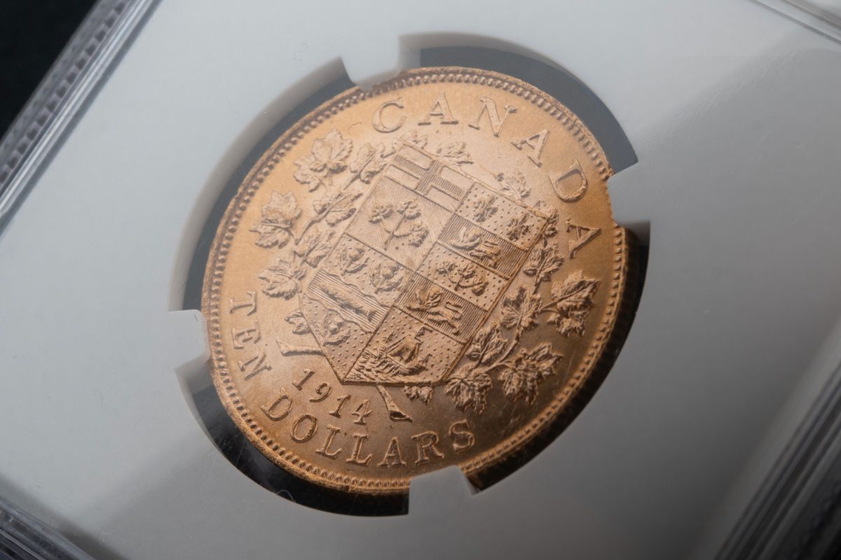 Bank Of Canada Hoard Ten-Dollar Gold Canadian Coins