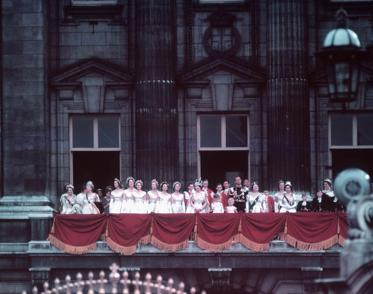 The newly crowned Queen Elizabeth II and the royal family appear on the balcony of Buckingham Palace after her coronation. Library and Archives Canada, K-0000046.