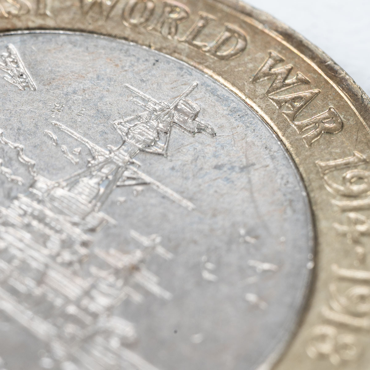 2015 Royal Navy Full Flag Error Two Pound Circulated Coin Detail