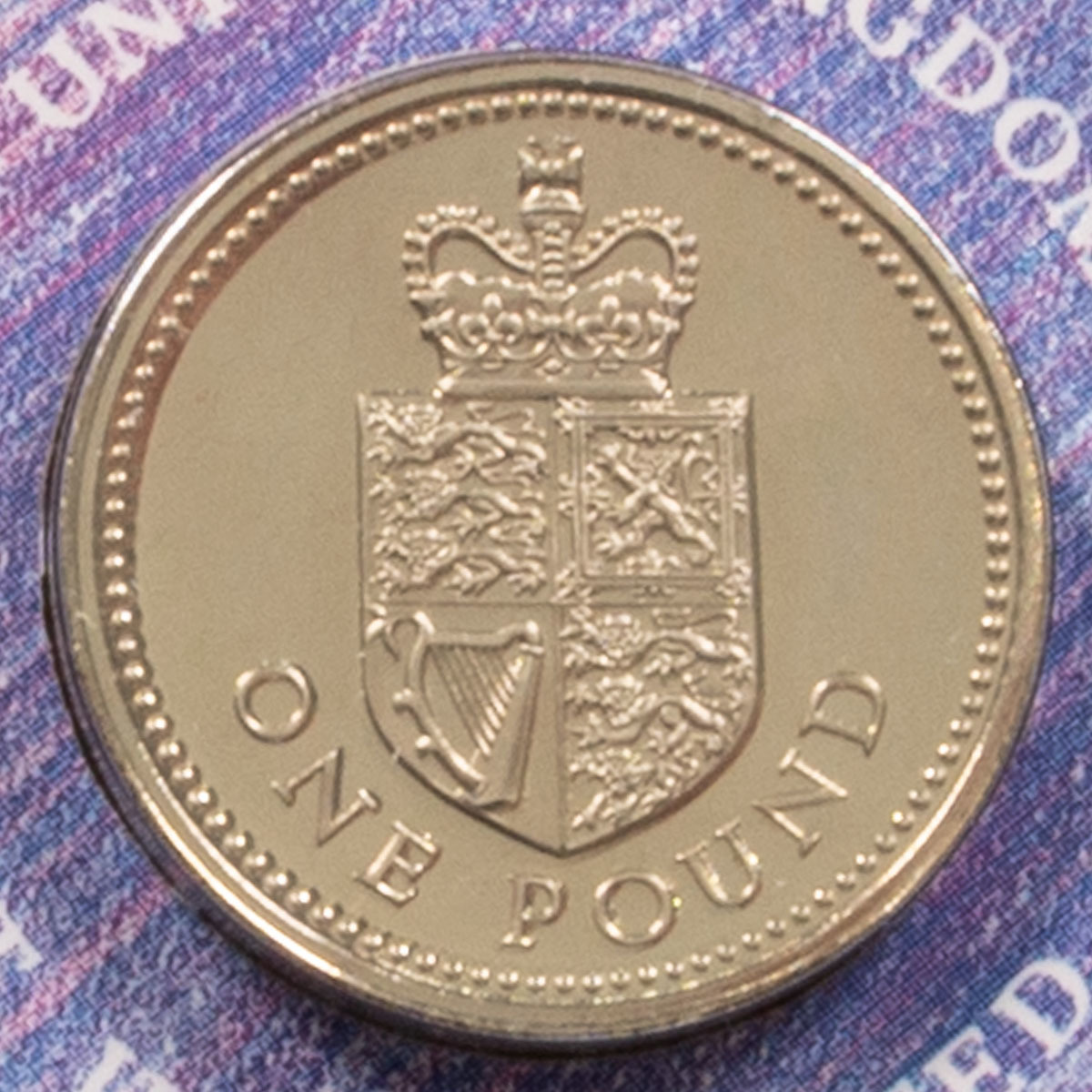 1988-uk-bu-£1-coin-002-m