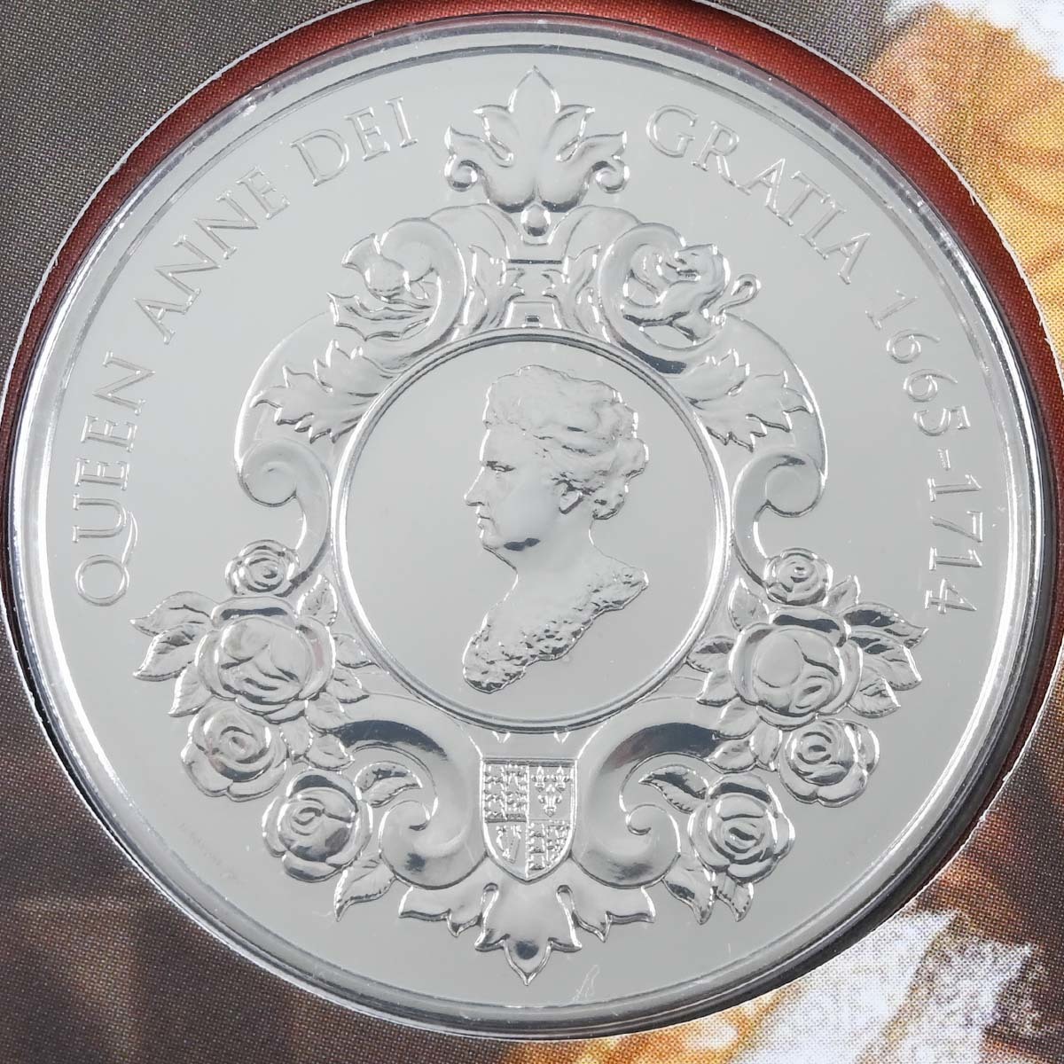 UK14QABU 2014 Death Of Queen Anne Five Pound Crown Brilliant Uncirculated Coin In Folder Reverse
