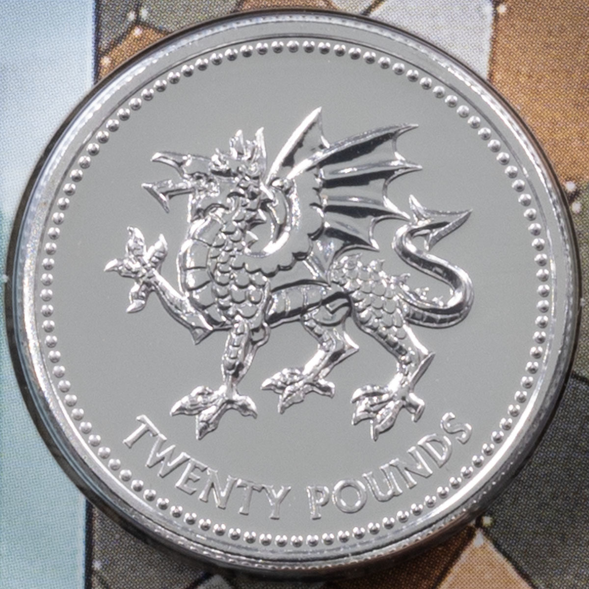 UK17SN20 2017 Welsh Dragon Pride Of Wales Twenty Pound Silver Brilliant Uncirculated Coin In Folder Reverse