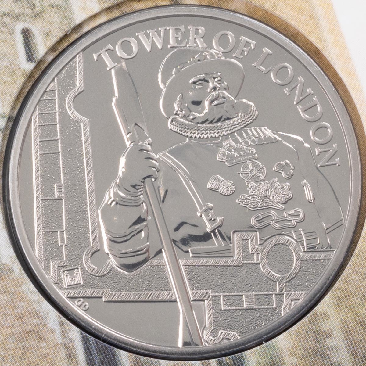 UK19YWBU 2019 Tower Of London Yeoman Warders Five Pound Crown Brilliant Uncirculated Coin In Folder Reverse