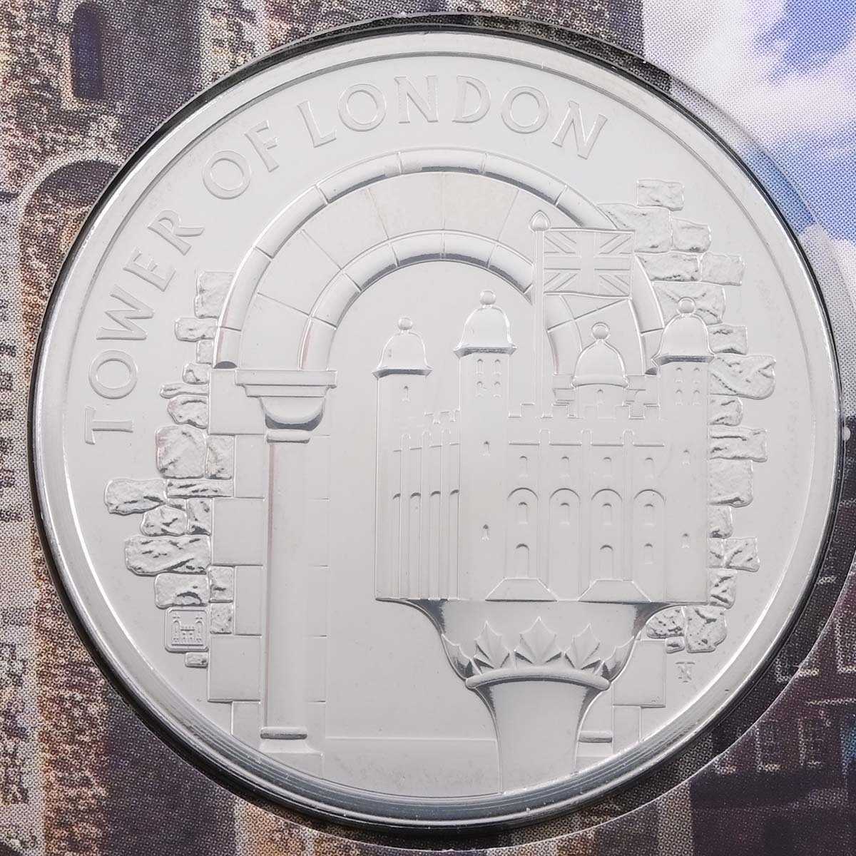 UK20WTBU 2020 Tower Of London White Tower Five Pound Crown Brilliant Uncirculated Coin In Folder Reverse