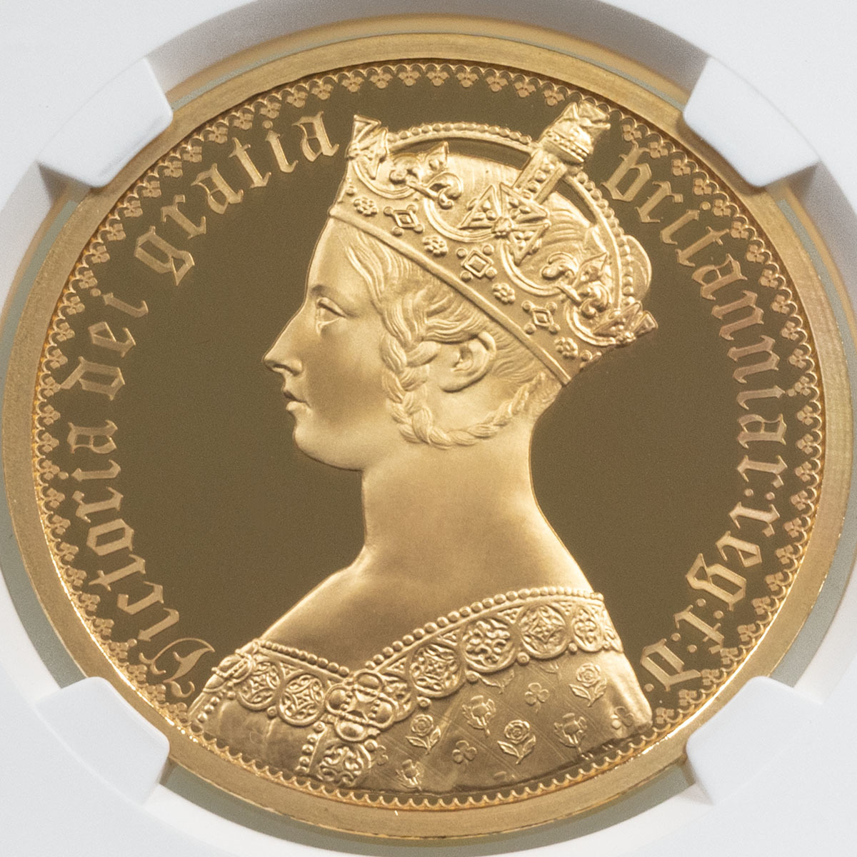UK21GOG2 2021 Great Engraver's Gothic Crown Portrait Two Ounce Gold Proof Plain Edge Coin NGC Graded PF 70 Ultra Cameo First Releases Reverse