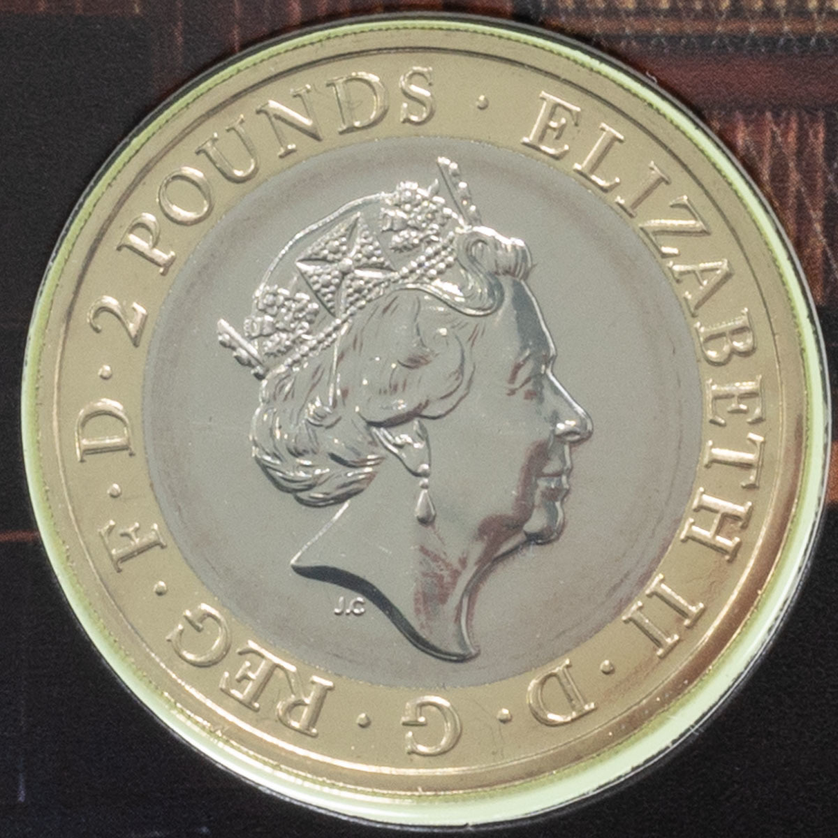 UK21WSBU 2021 Sir Walter Scott Two Pound Brilliant Uncirculated Coin In Folder Obverse