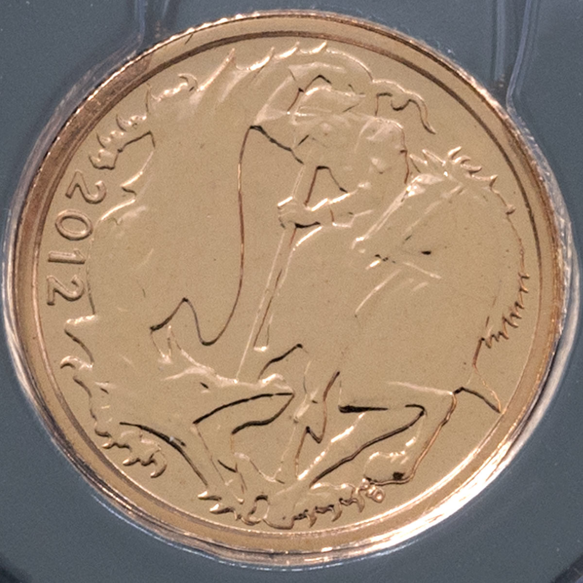 UKBQ12RN 2012 Gold Bullion Quarter Sovereign Diamond Jubilee Coin In Sleeve Reverse