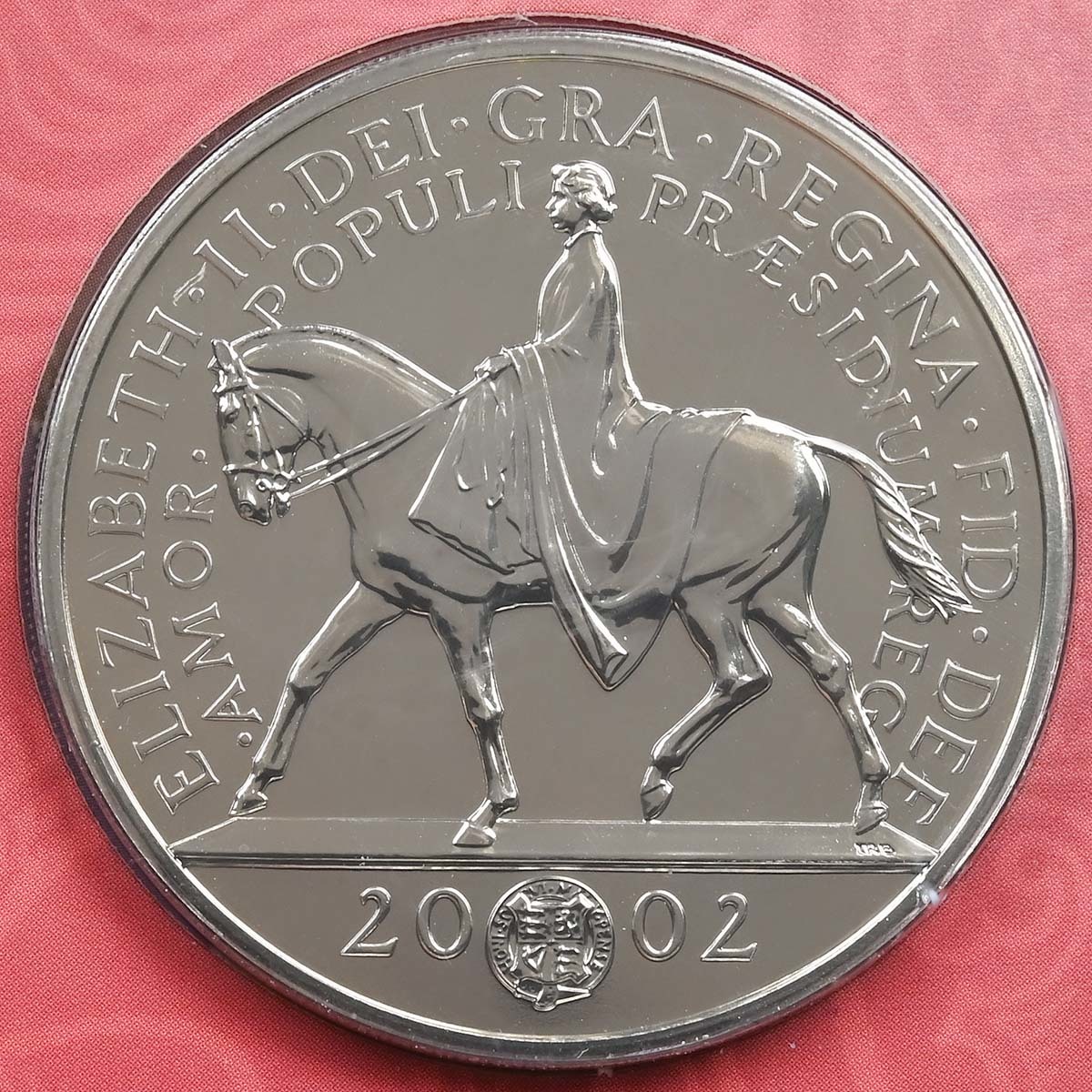 2002 Golden Jubilee £5 Crown BU in Folder Reverse
